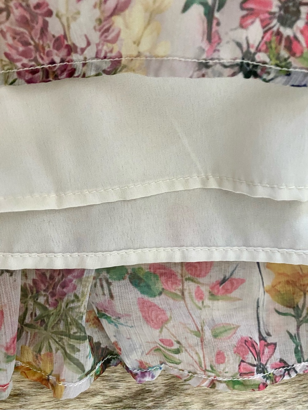 New Ivy City Co Cream Floral Smocked Midi Dress - Picture 14 of 16